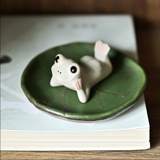 Tea Pet Zen Buddhist Ceramic Lotus Leaf Frog Ornament