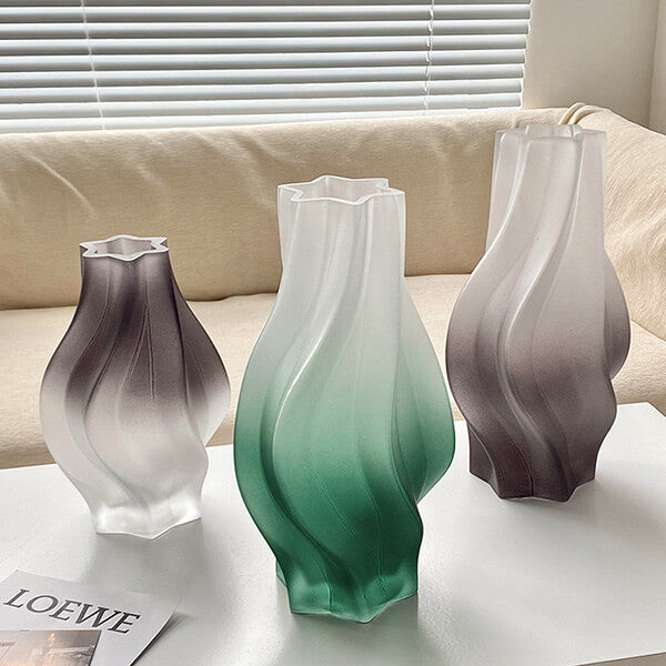 Black and White Gradient Vase