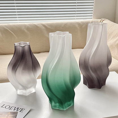 Black and White Gradient Vase
