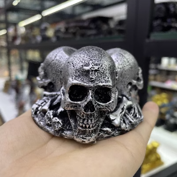 Three Skulls Resin Craft Decoration Ball Stand
