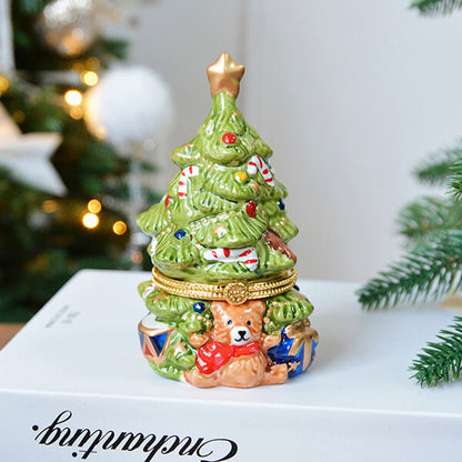 Bear and Christmas Tree Design