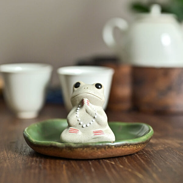 Tea Pet Zen Buddhist Ceramic Lotus Leaf Frog Ornament