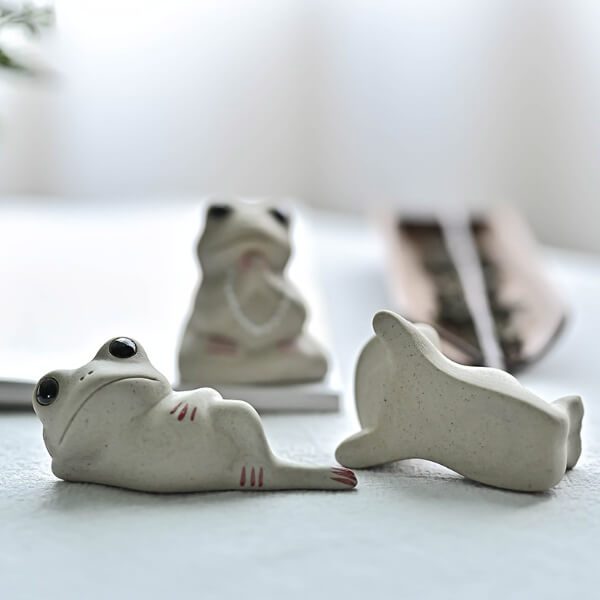 Tea Pet Zen Buddhist Ceramic Lotus Leaf Frog Ornament