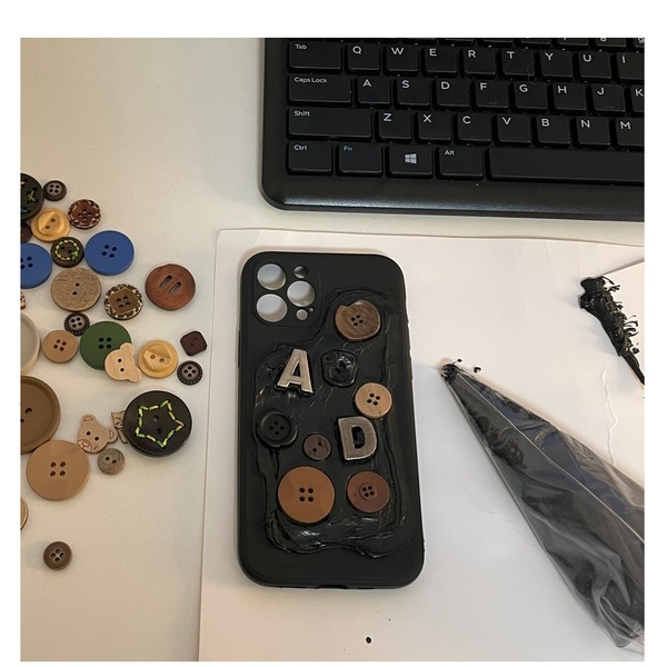 Button Phone Case NEW TOWN BAZAAR Apparel & Accessories