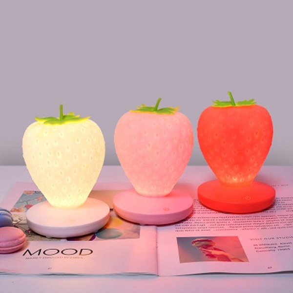 Kawaii Strawberry Night LightNEW TOWN BAZAAR