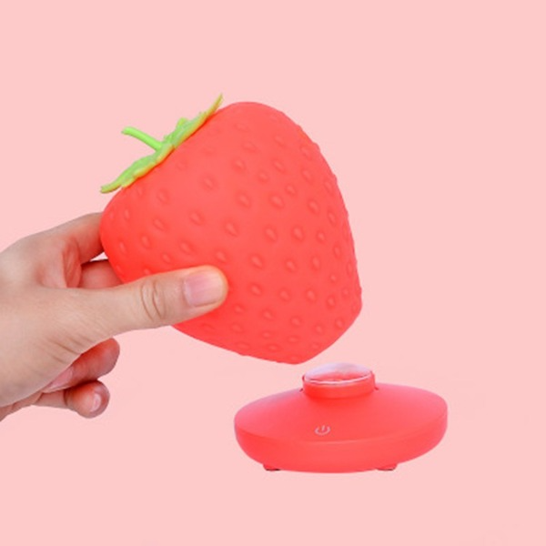 Kawaii Strawberry Night LightNEW TOWN BAZAAR