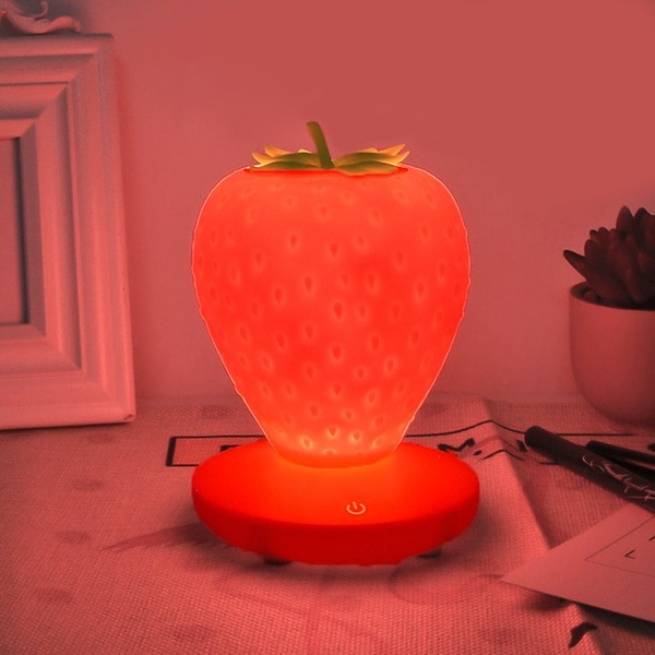 Kawaii Strawberry Night LightNEW TOWN BAZAAR