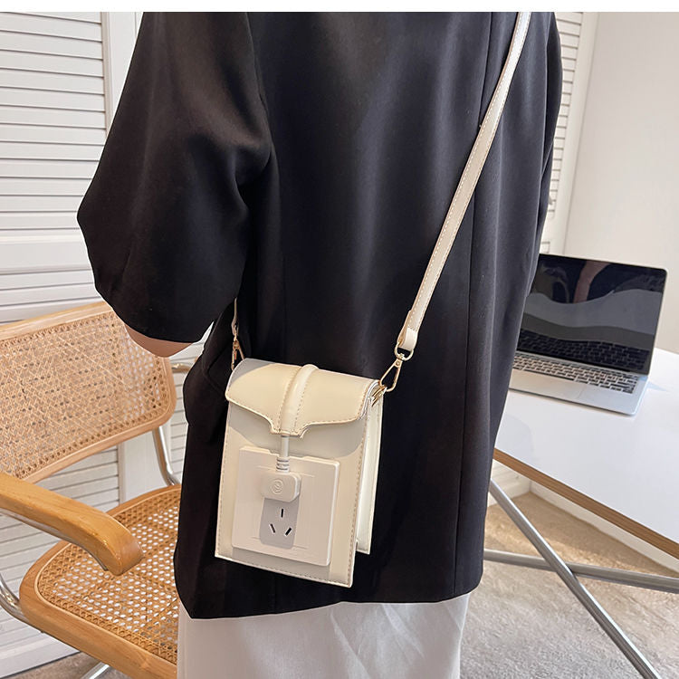 Plug Modeling Square BagNEW TOWN BAZAAR