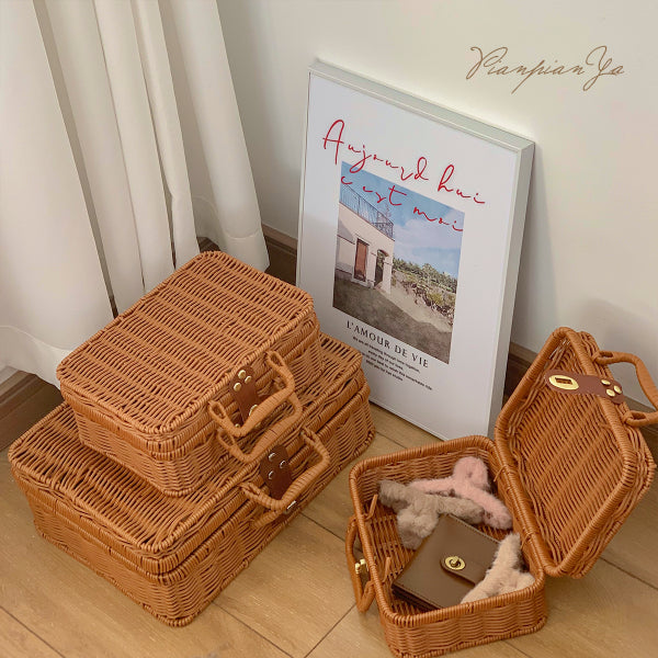 Picnic BasketNEW TOWN BAZAAR