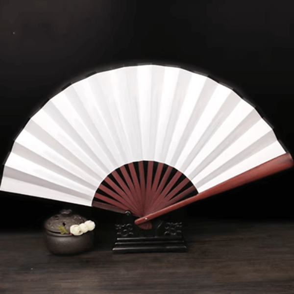 Éventail pliant en bambou et soie de style chinois