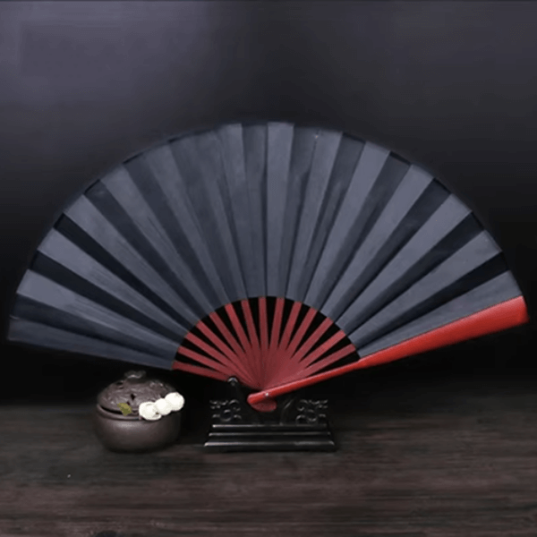 Éventail pliant en bambou et soie de style chinois