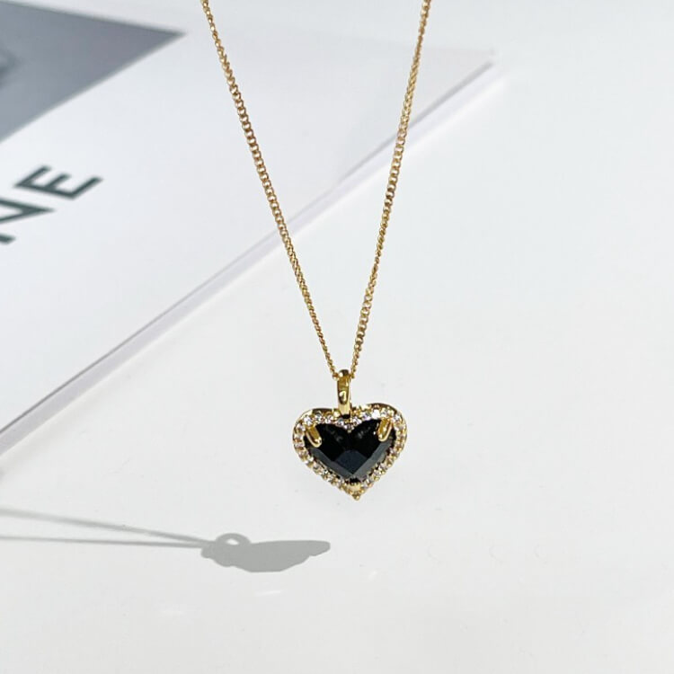 Black Vintage Heart NecklaceJewelry, necklaceNEW TOWN BAZAARNecklaces