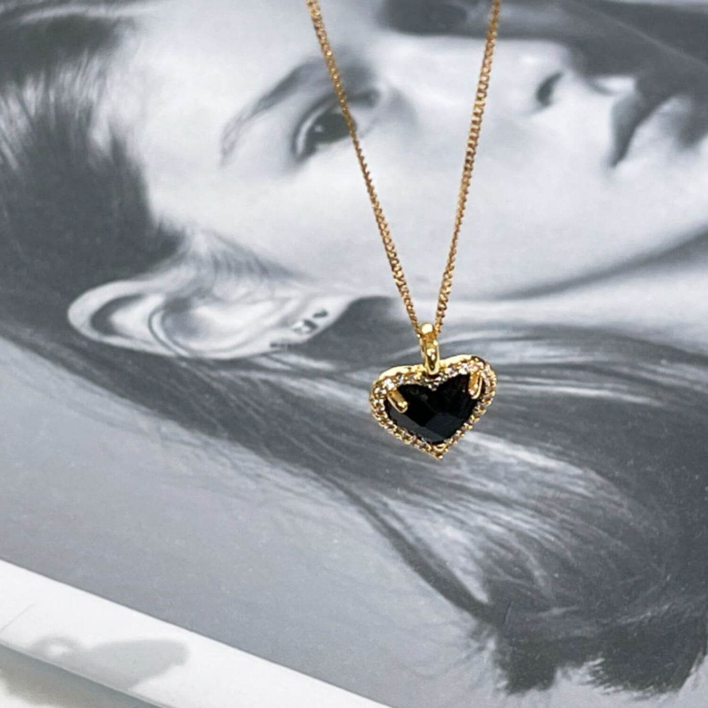 Black Vintage Heart NecklaceJewelry, necklaceNEW TOWN BAZAARNecklaces