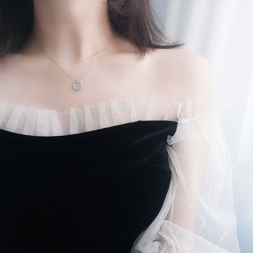 Heart-shaped Clavicle NecklacenewNEW TOWN BAZAAR