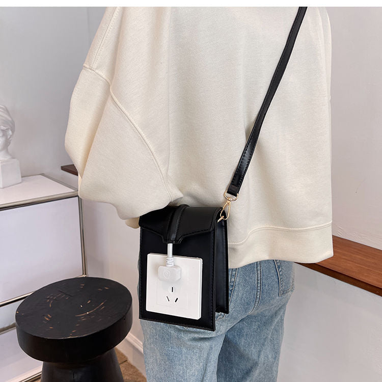 Plug Modeling Square BagNEW TOWN BAZAAR